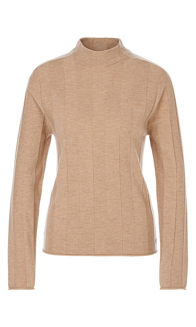 Пуловер из шерсти