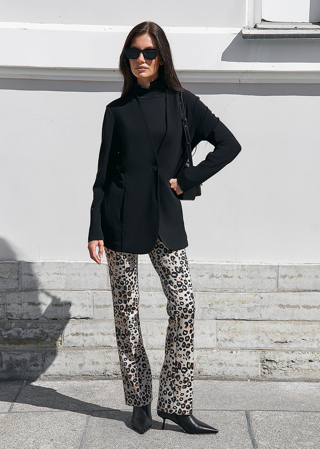 "Дикий" принт и строгая черная база