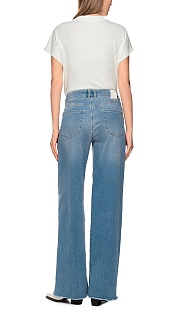 Широкие джинсы