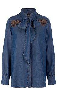 Джинсовая блуза с вышивкой