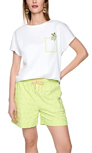 Футболка с принтом и вышивкой