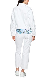 Джинсовая куртка с вышивкой