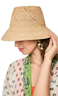 Панама из рафии