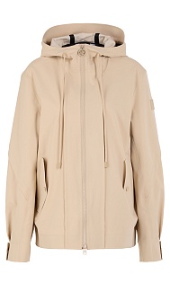 Легкая куртка с капюшоном