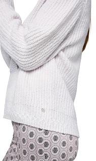 Пуловер из шерсти