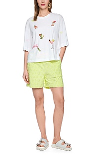 Футболка с вышивкой