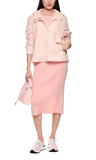 Легкая куртка с капюшоном