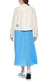 Джинсовая куртка с вышивкой