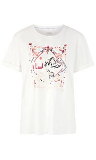 Футболка с вышивкой