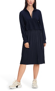 Платье с плиссированной юбкой