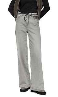 Широкие джинсы