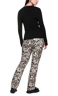 Пуловер из шерсти