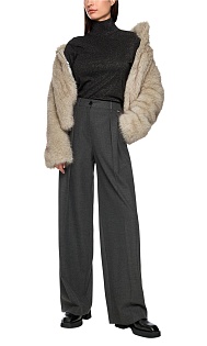 Брюки с защипами