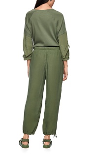 Брюки в спортивном стиле