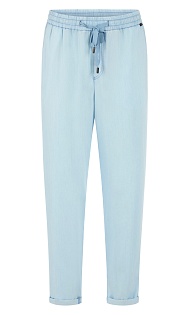 Джинсы на кулиске