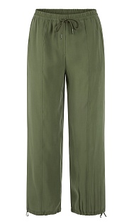 Брюки в спортивном стиле